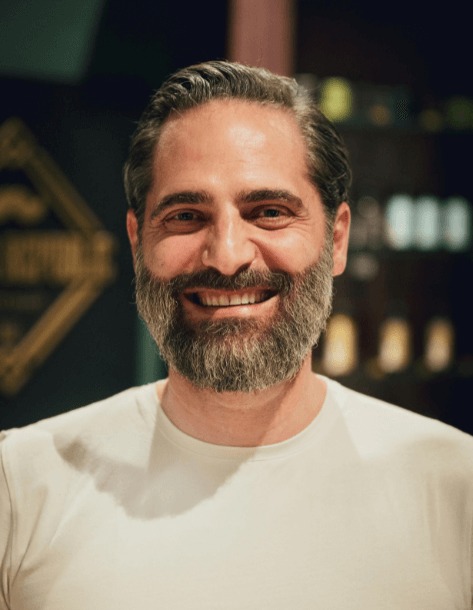 Why Every Man in Dubai Deserves a Luxury Barber Experience