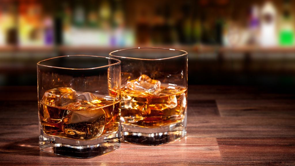 Non-Alcoholic Bourbon and Whiskey Substitutes: Complete Buying Guide