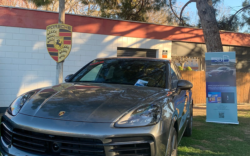 Seguro para Ferrari con protección de lujo y póliza adaptada a tu estilo de vida