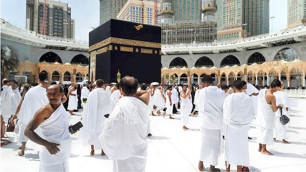 Can I Go Near the Kaaba Without Wearing Ihram?