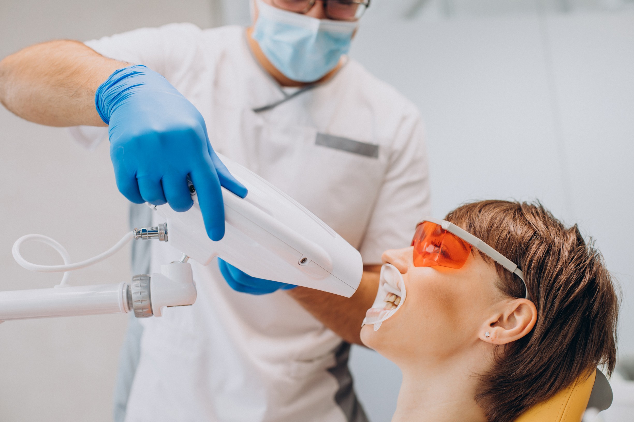 7 Things You Must Know Before Getting Laser Teeth Whitening