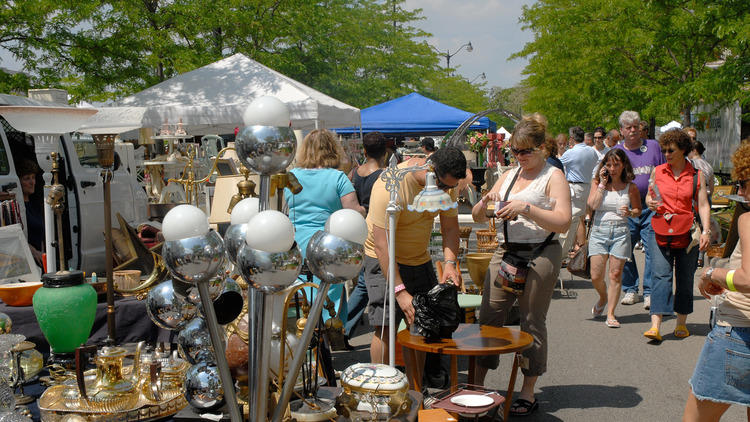 Where Can You Discover the Best Flea Markets in Chicago for Vintage Finds and Unique Treasures?