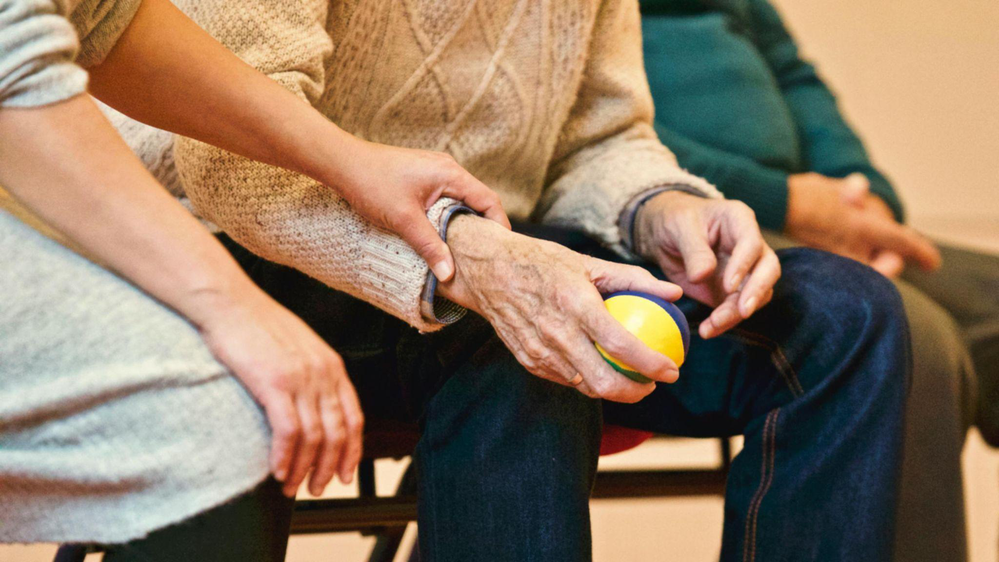 The Top 4 Challenges Seniors Face at Home and How Caregivers Help