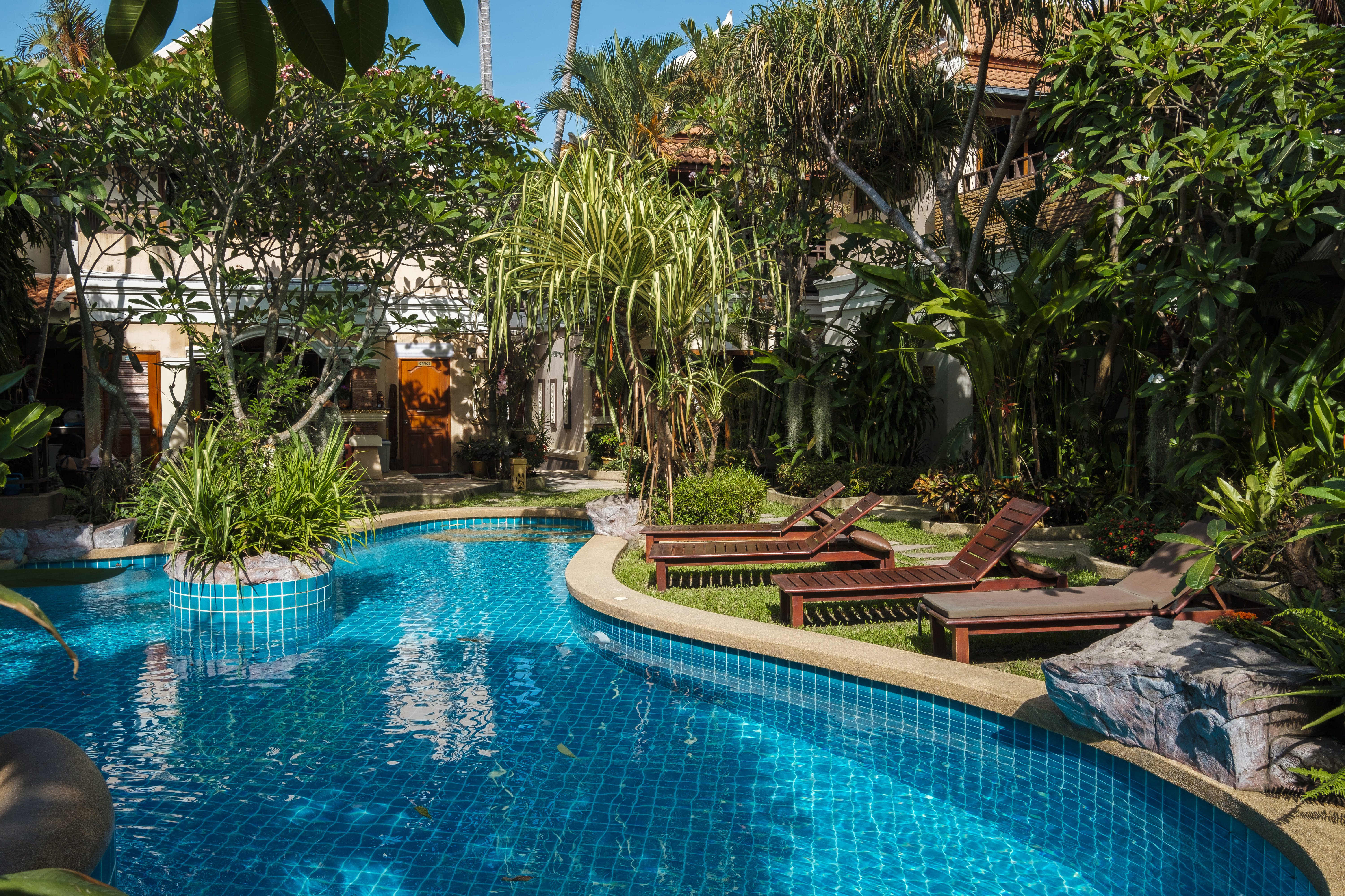 How to Budget Effectively for Your Next Pool Renovation