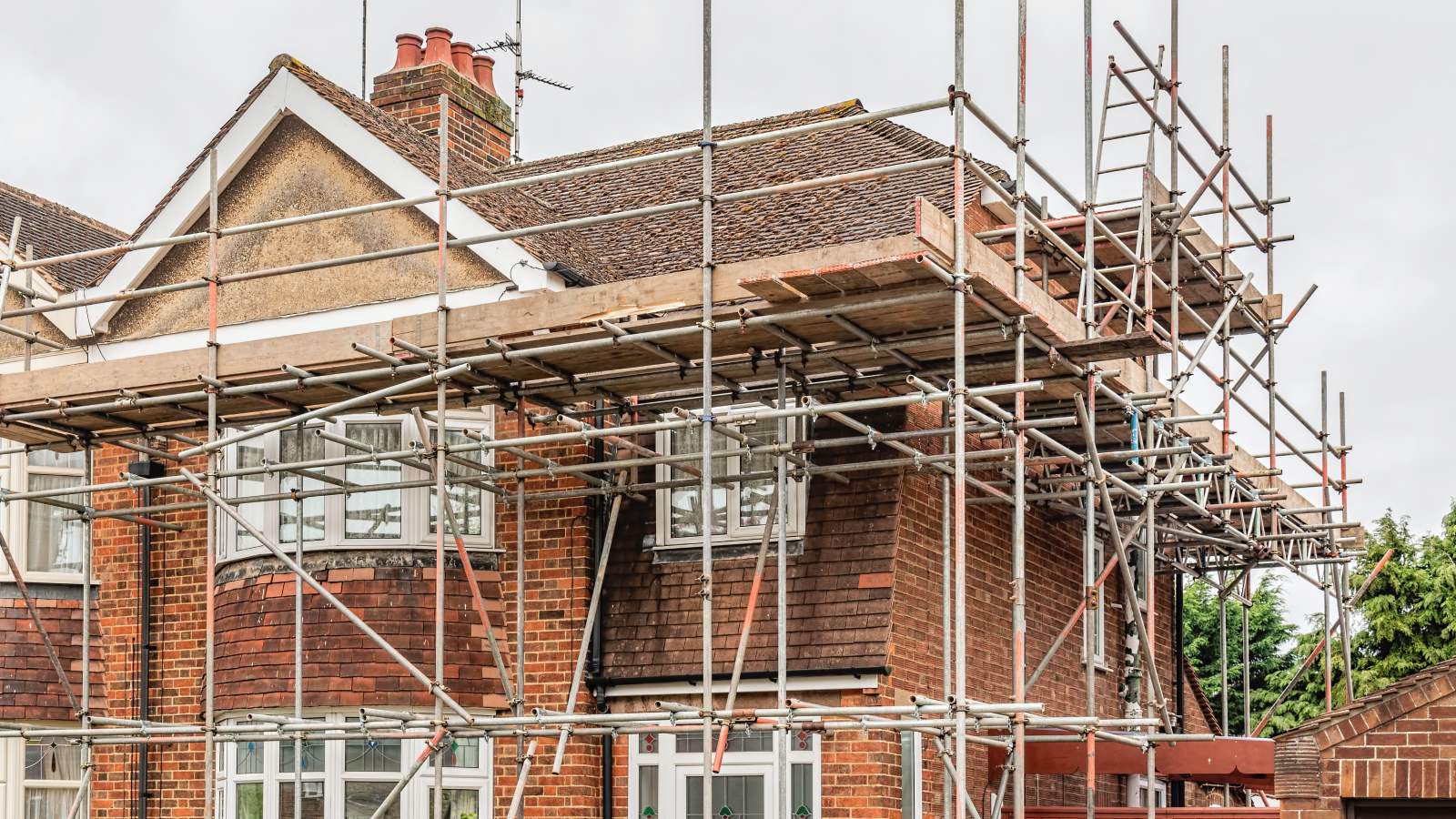 Why UK Homeowners in Maidstone Are Choosing Refurbishment Over Replacement