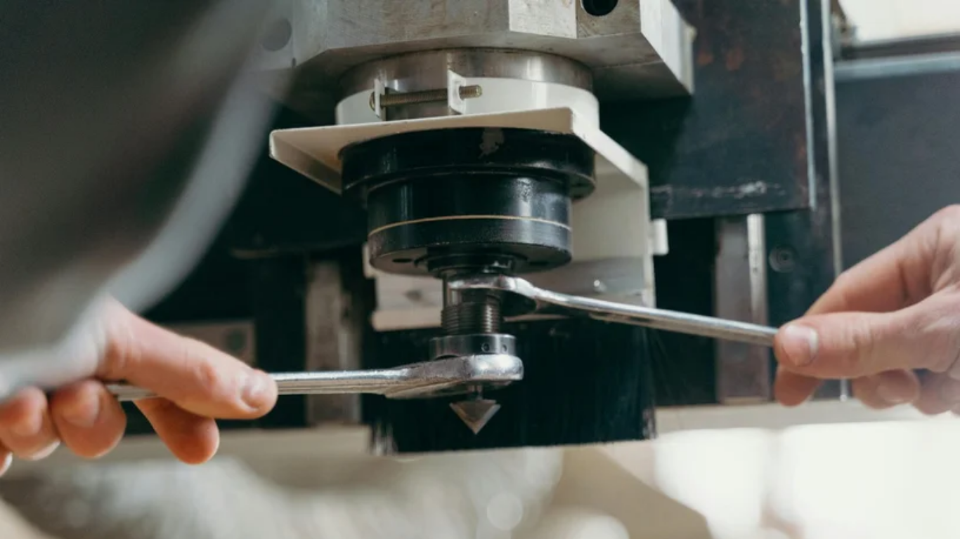 How Portable Machining Services Reduce Equipment Downtime in Heavy Industries