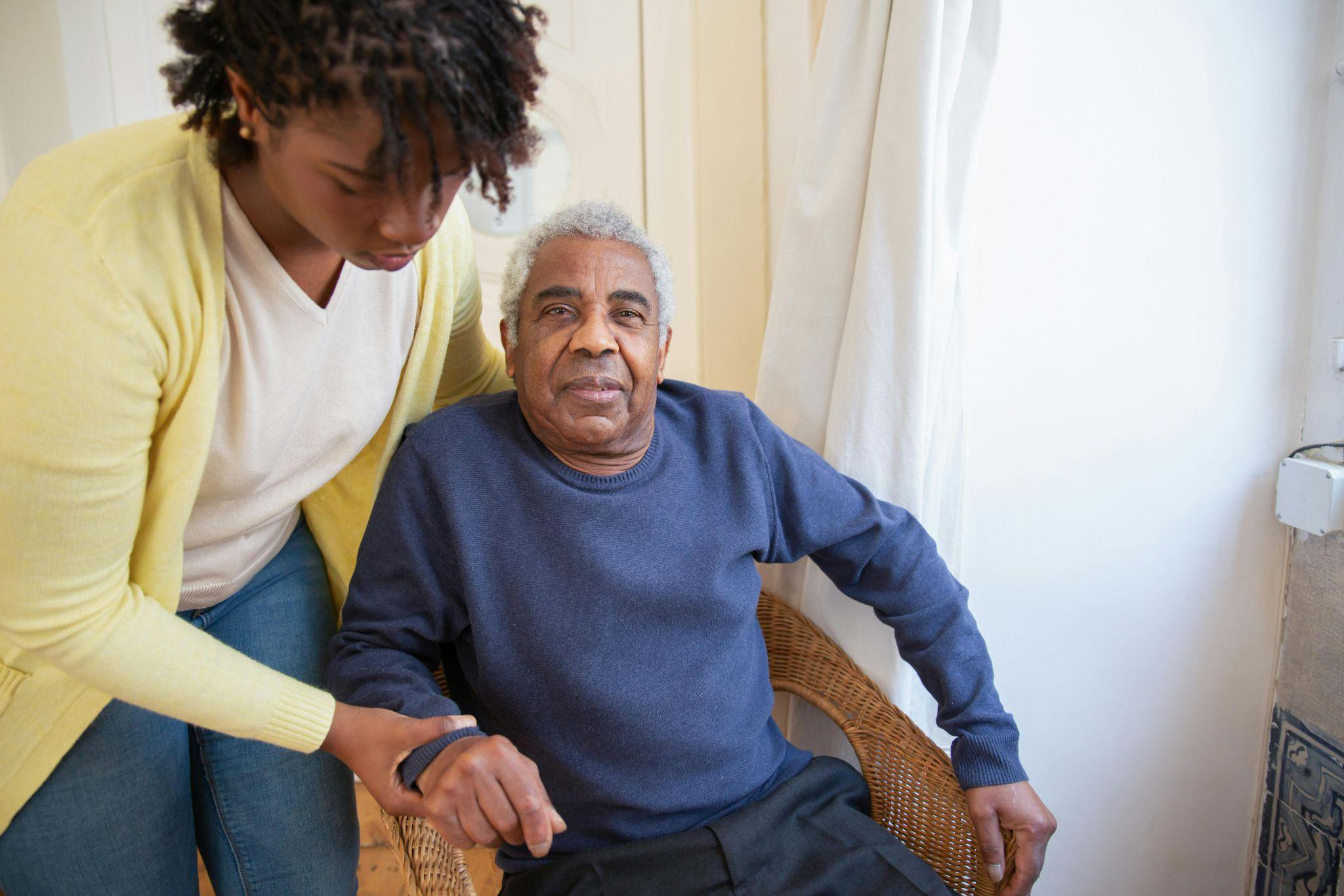 5 Early Signs Your Loved One May Need Memory Care Support