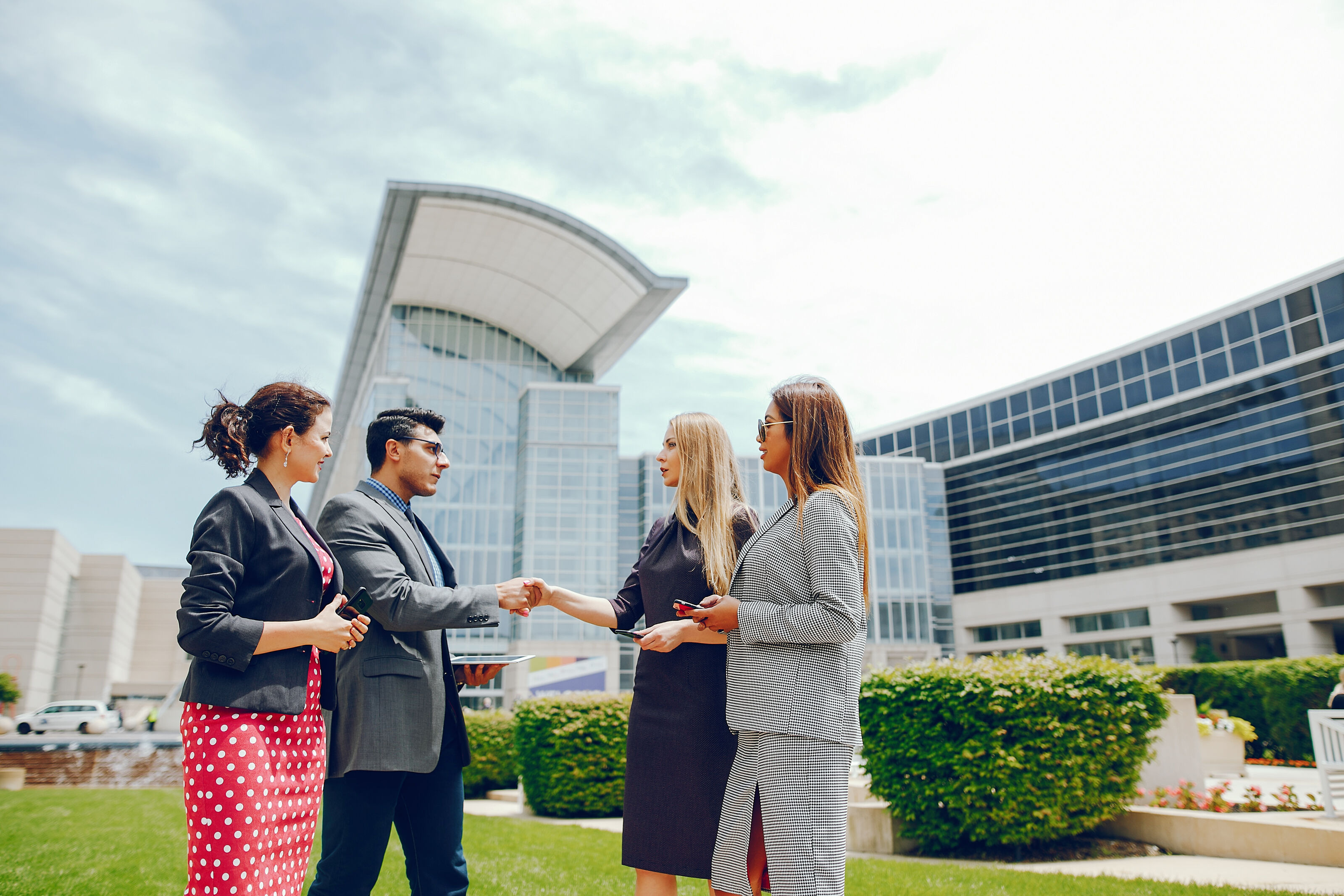 How to Set Up a Branch Office in Dubai - Process, Documents & Costs