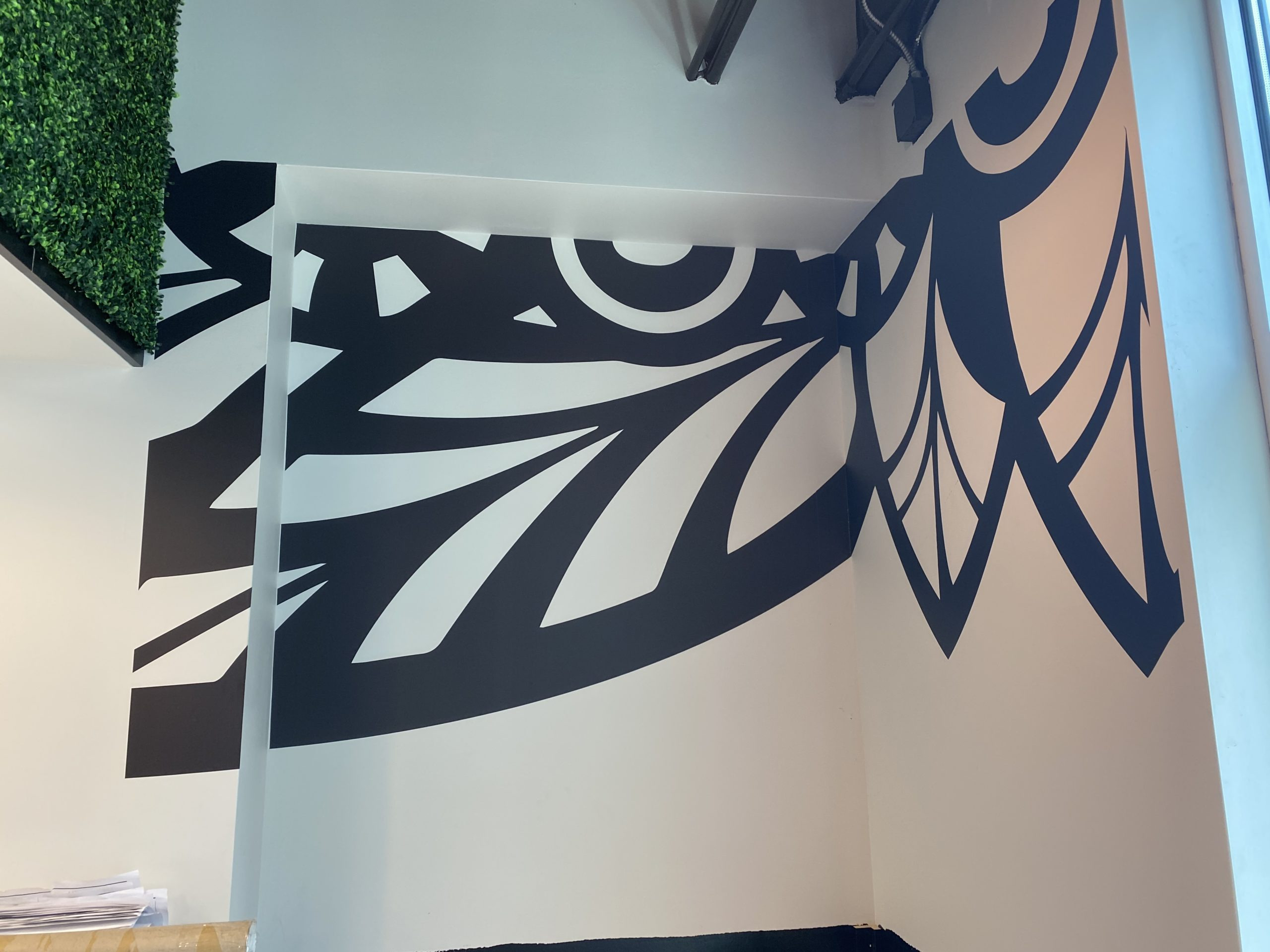 Vinyl Lettering: The Cost-Effective Branding Solution Chicago Businesses Shouldn't Overlook