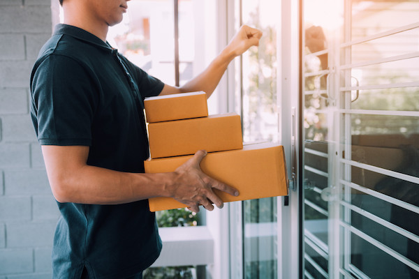 Need Urgent Delivery? Choose 24 Hour Courier Services in UAE with Wadeely
