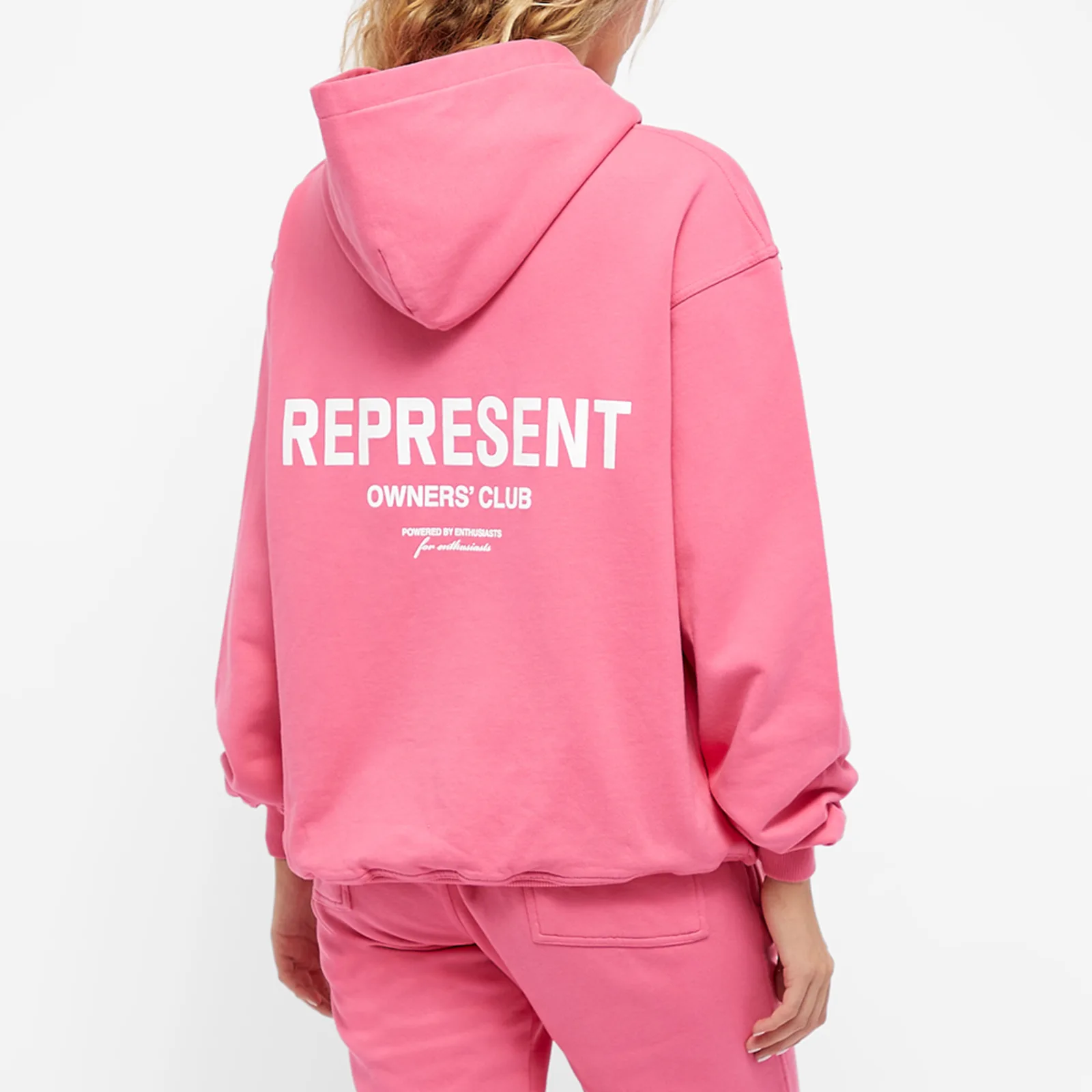 Why Fashion Lovers Choose Represent Clothing Worldwide