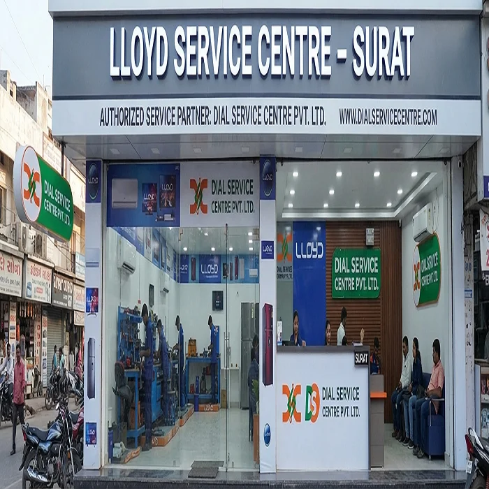 Does Lloyd Service Center in Surat provide complete device diagnostics?
