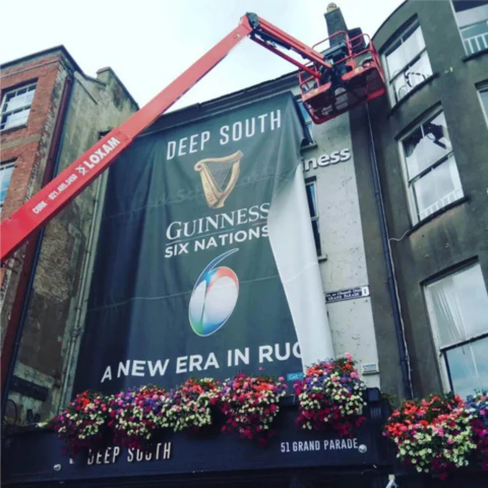 How to Get a New Sign Fitted Without Shutting Down for a Week