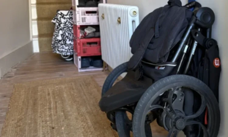 Compact Pushchairs for City Living: Navigating Buses, Stairs, and Narrow Pavements in the UK