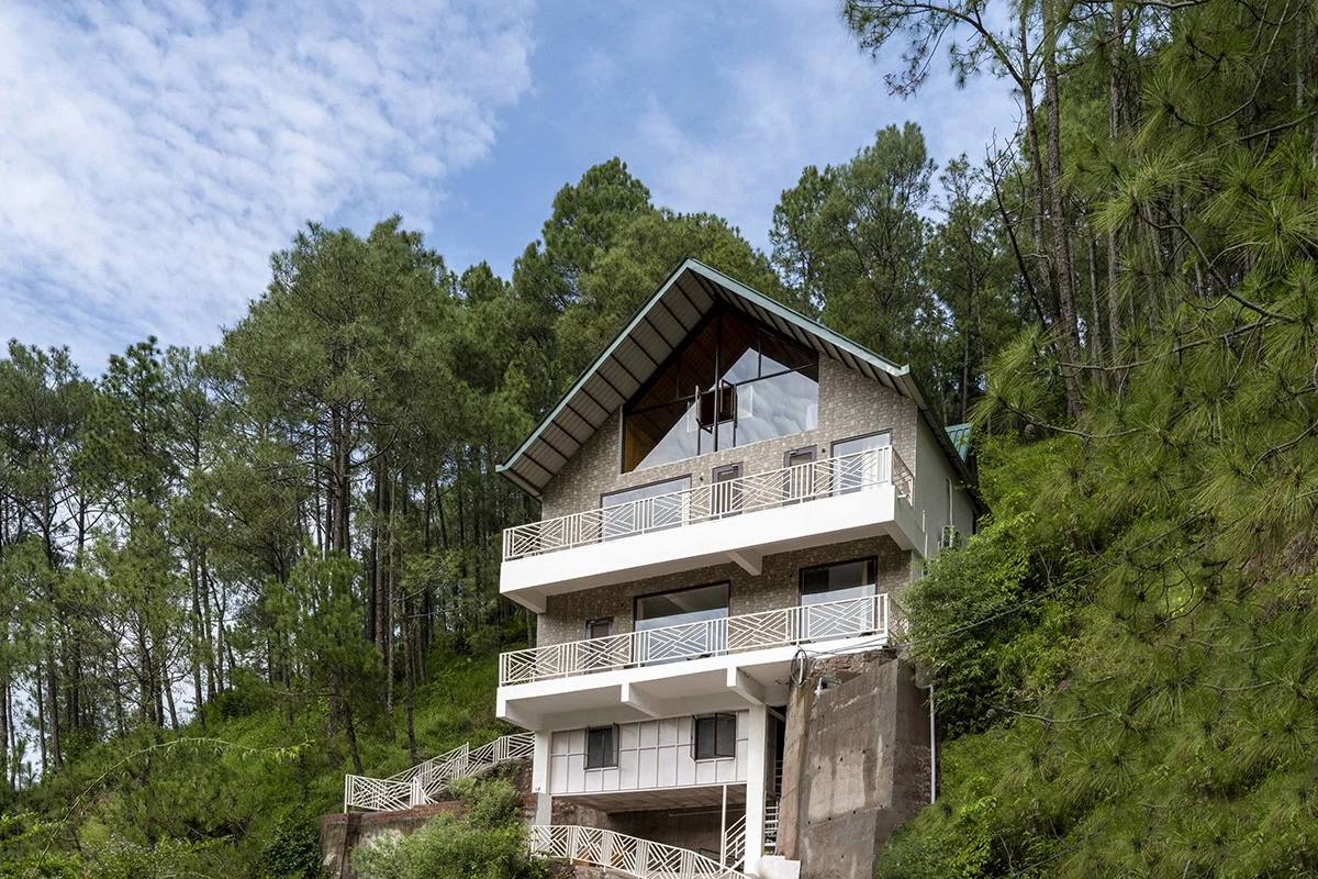 Best Villas in Kasauli for a Peaceful Mountain Getaway