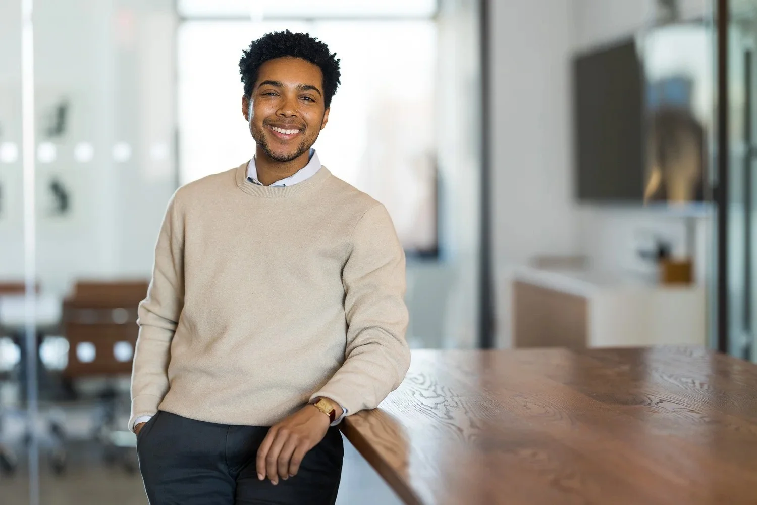 What Should You Wear for Kansas City Corporate Headshots?