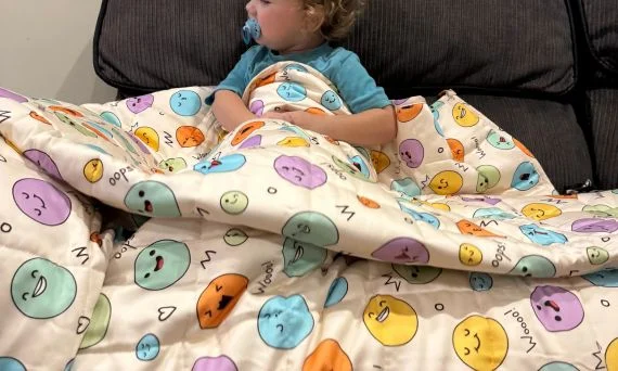 Bedtime Anxiety in Kids: A Calming Routine That Includes a Weighted Blanket
