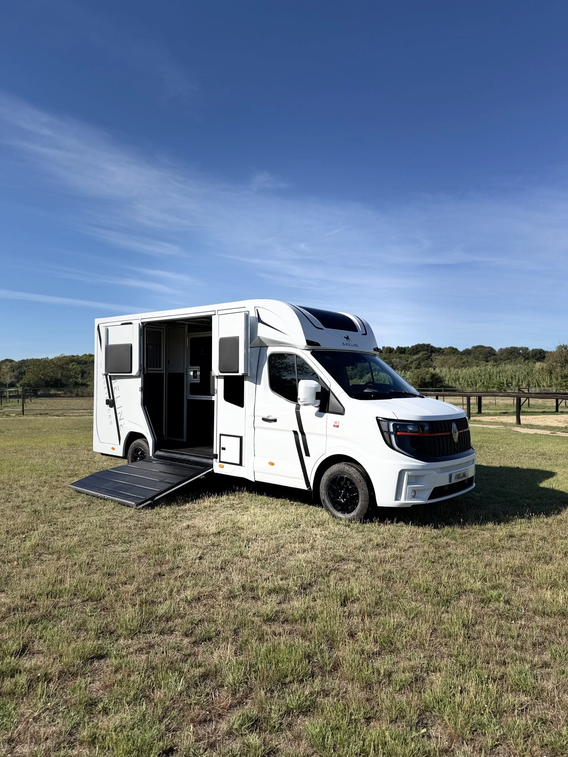 Pourquoi choisir un camion chevaux Renault Master pour transporter ses chevaux en toute sécurité ?